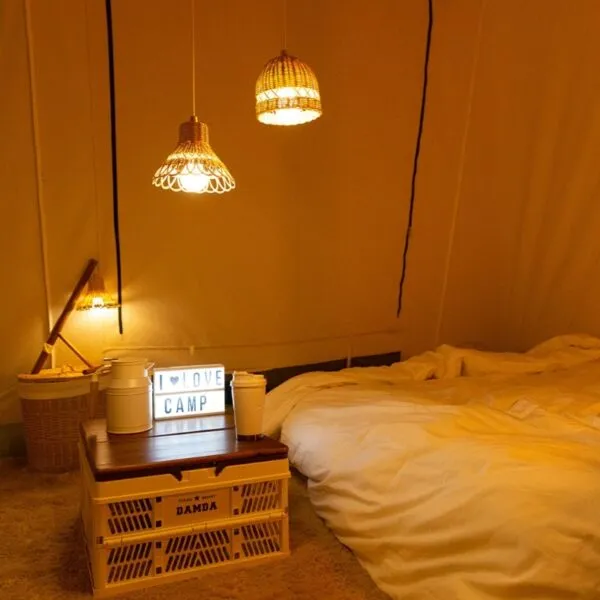 Wisząca lampa z rattanu w stylu chińskim