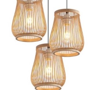 Wisząca lampa z rattanu w stylu lampionu