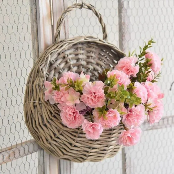 Wiszący wazon rattanowy na ścianę