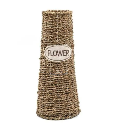 Wysoki wazon z rotangu z napisem Flower